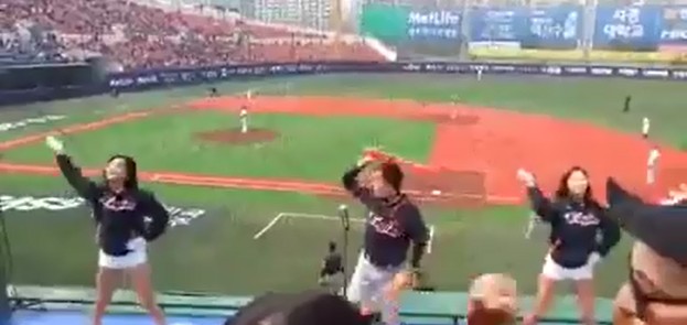 2015y04m30d_193711400