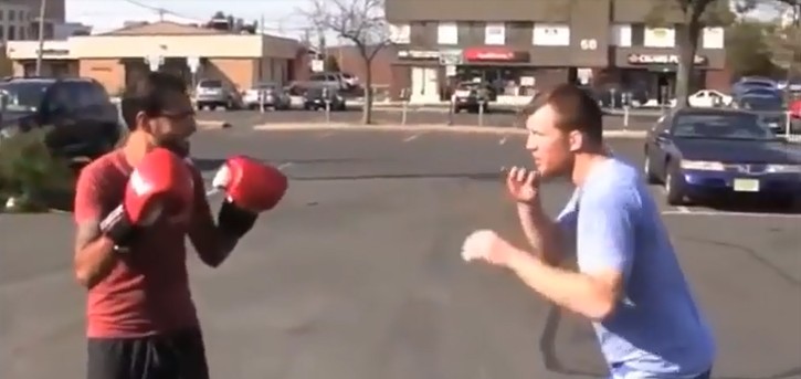 2015y06m27d_112043351