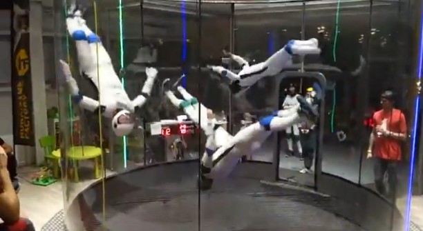 2016y02m23d_095127228